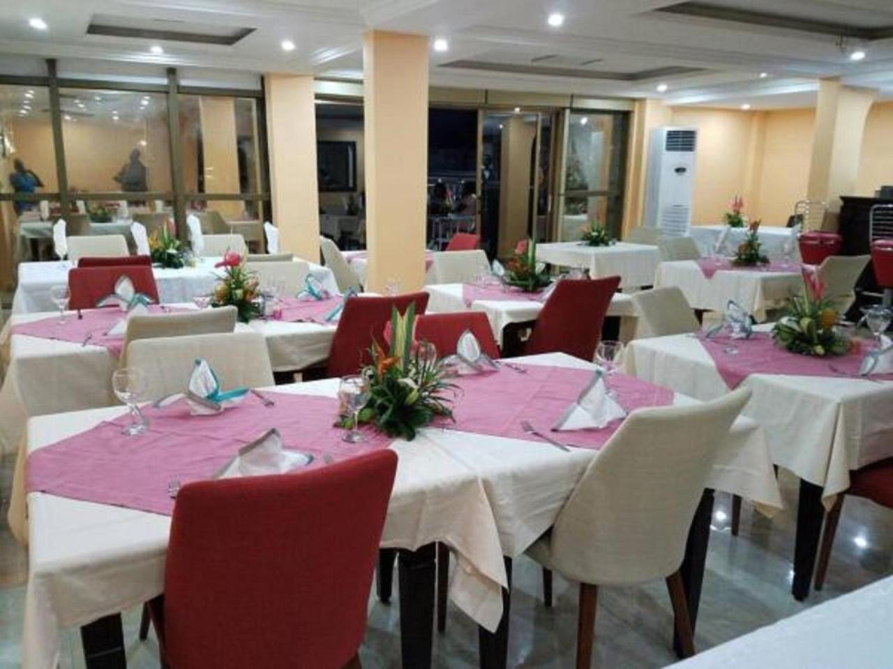 Mbayaville Hotel Douala Exterior photo